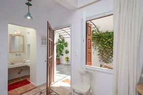 Naxos Center Houses