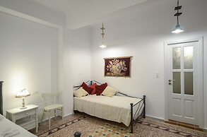 Naxos Center Houses