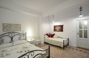 Naxos Center Houses