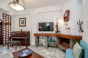 Naxos Center Houses