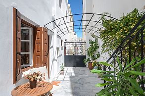 Naxos Center Houses
