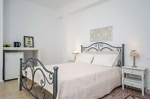 Naxos Center Houses