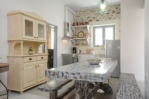 Naxos Center Houses
