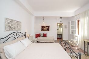 Naxos Center Houses
