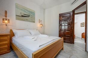 Naxos Center Houses