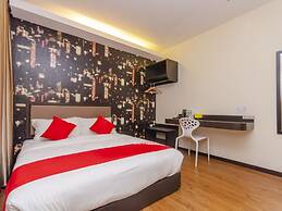 OYO 1214 Oro Hotel