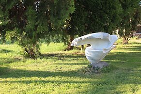 Galeria In The Garden