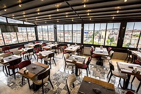 Honour Hotel
