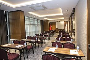 Honour Hotel