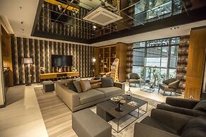 Honour Hotel