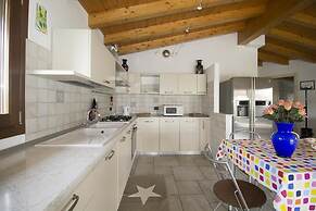 Veranda House