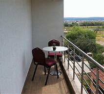 Bayrambey Otel