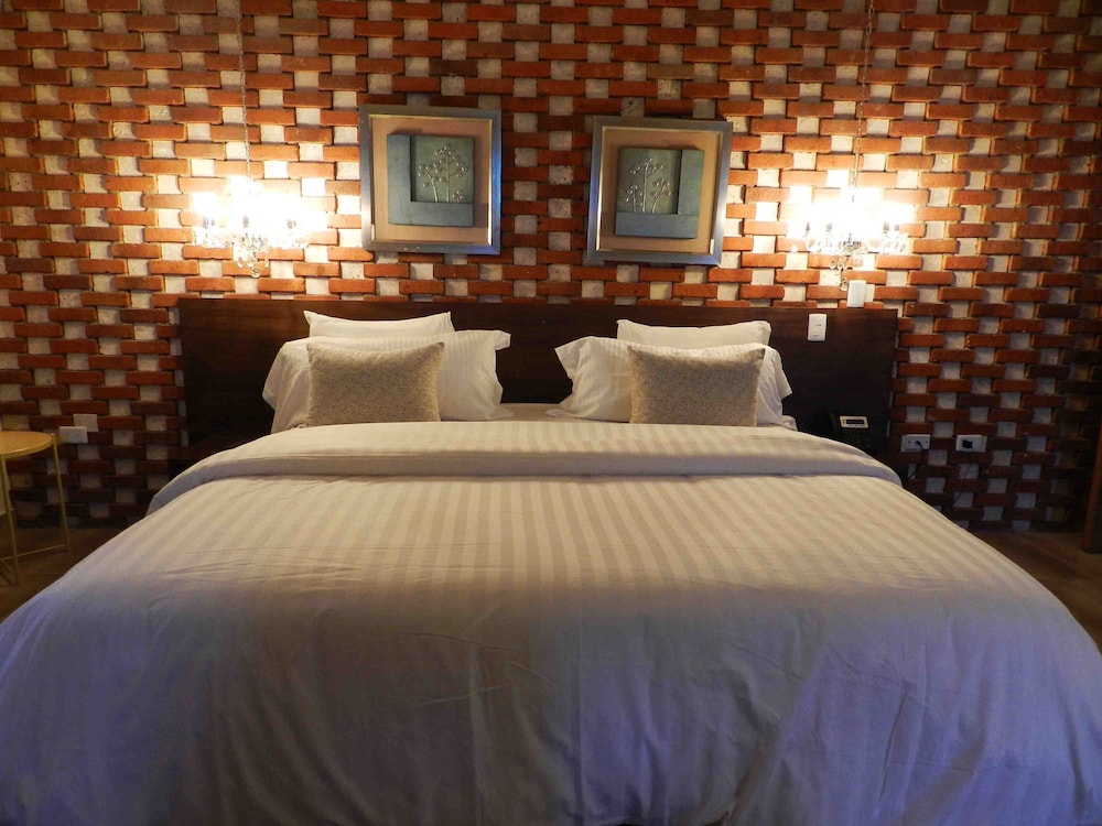 MON Hotel Boutique