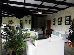 MON Hotel Boutique