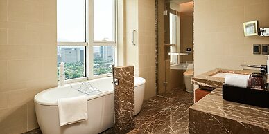HUALUXE Ningbo Harbor City by IHG