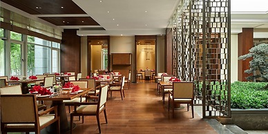 HUALUXE Ningbo Harbor City by IHG
