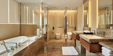 HUALUXE Ningbo Harbor City by IHG