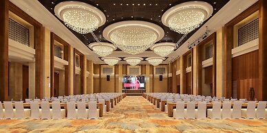 HUALUXE Ningbo Harbor City by IHG