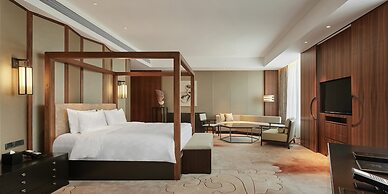 HUALUXE Ningbo Harbor City by IHG