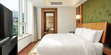 HUALUXE Ningbo Harbor City by IHG
