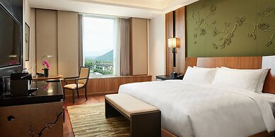 HUALUXE Ningbo Harbor City by IHG