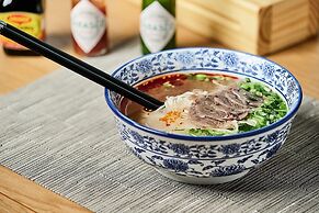 HUALUXE Ningbo Harbor City by IHG