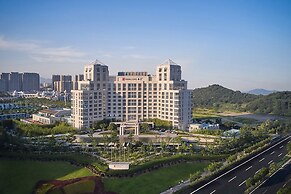 HUALUXE Ningbo Harbor City by IHG