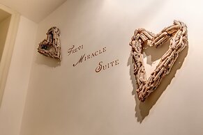 Trevi Miracle Suite