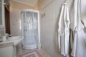 Villa Marisa bed breakfast and books