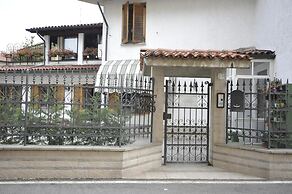 Villa Marisa bed breakfast and books