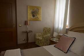 Villa Marisa bed breakfast and books