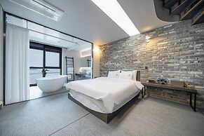 Louis Boutique Hotel