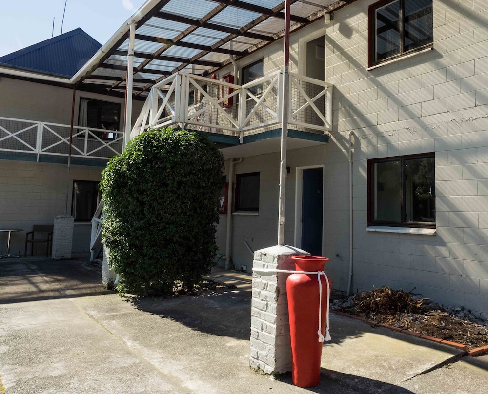 Duvauchelle Seaside Motel