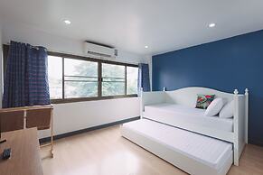 BaanSu Hostel