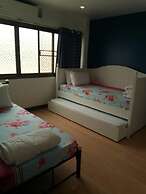 BaanSu Hostel