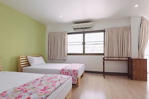 BaanSu Hostel