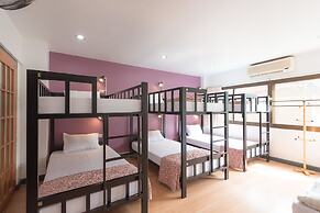 BaanSu Hostel