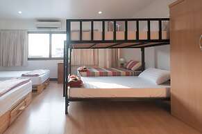 BaanSu Hostel