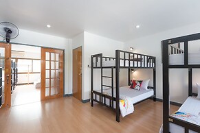 BaanSu Hostel