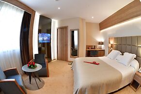 Lamaraz Arts Hotel