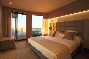 Lamaraz Arts Hotel