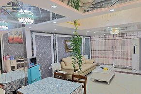 Railway Station Splendid Elegant Apartment