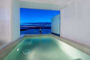 Iriana Suites