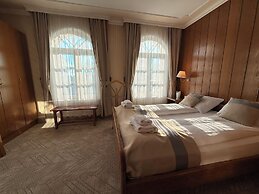 Hotel Lav