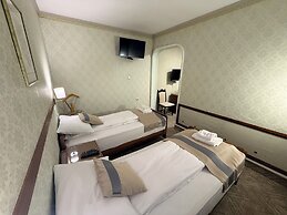 Hotel Lav