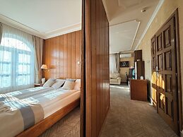 Hotel Lav