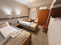 Hotel Lav