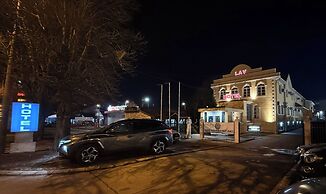 Hotel Lav