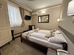 Hotel Lav