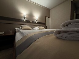 Hotel Lav
